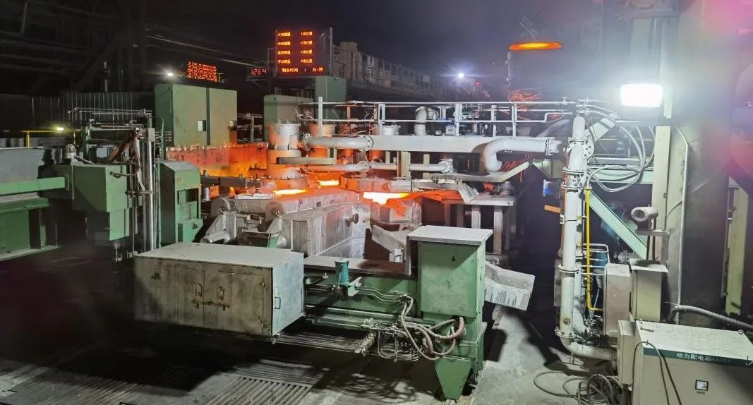 喜報(bào)丨安可科技承接的新建蓄熱式中間包烘烤器熱試成功！ 